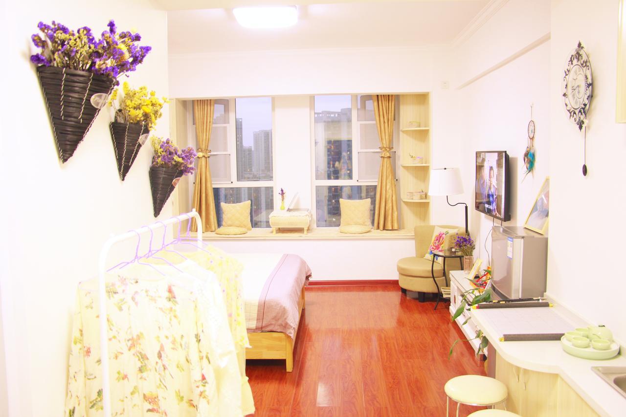 Line 2 Apartment Wuhan Exteriör bild