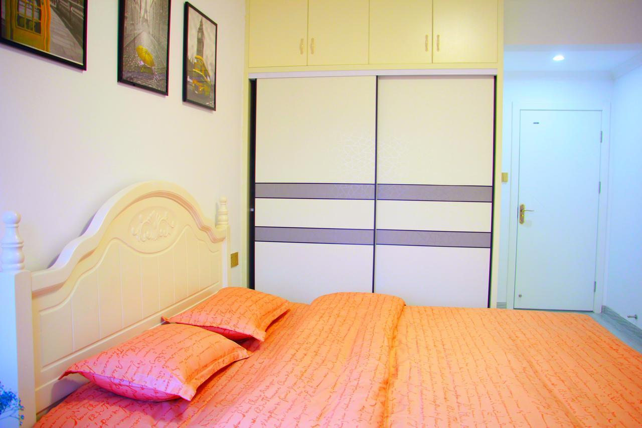 Line 2 Apartment Wuhan Exteriör bild