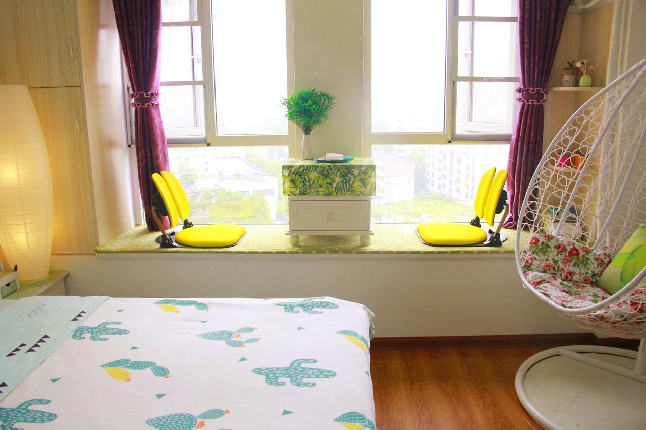 Line 2 Apartment Wuhan Exteriör bild